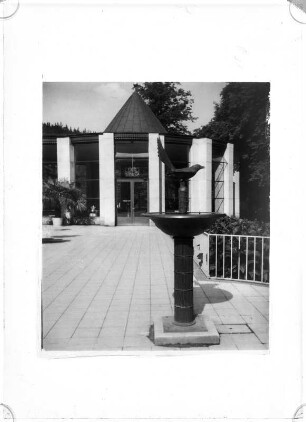 Bad Elster. Kurpark. Wandelhalle mit Moritzquelle
