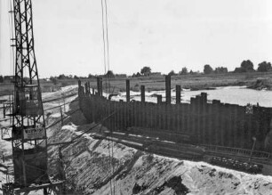 Bau der Wehranlage Geesthacht/Elbe