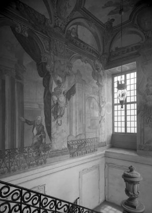 Innendekoration des Treppenhauses im Ordensbau — Wanddekoration des Treppenhauses im Ordensbau