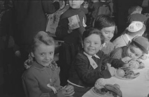Jüdisches Kinderfest in der Religionsschule Joachimstalerstraße, organisiert durch den Jüdischen Nationalfonds