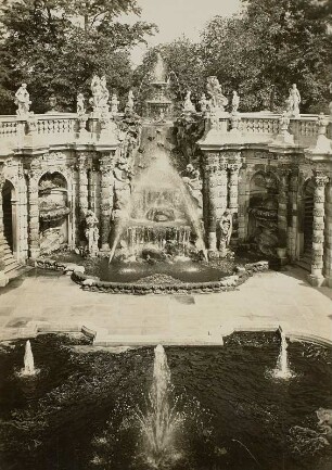 Nymphenbad : Dresden, Zwinger, Nymphenbad, Kaskade mit Springbrunnen