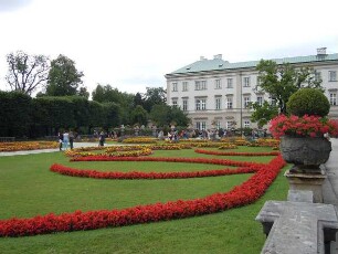 Salzburg - Mirabell-Garten : Der Mirabell-Garten und Schloss Mirabell. Aufgenommen in Salzburg am 22. Juli 2011