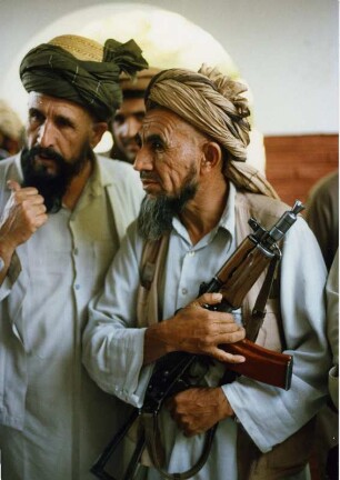 Afghanische Mudschahedin-Kämpfer in einem Lager in Pakistan, ca. 1987