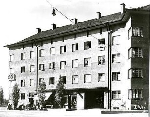 Döllgast, Hans; München; Großsiedlung Neuhausen - Wohnblock (Straßenansicht)