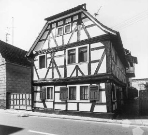 Fachwerkwohnhaus; Rödermark, Darmstädter Straße 17