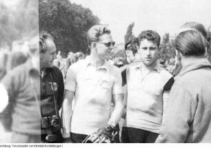 Dresden. Gustav-Adolf "Täve" Schur auf der Friedensfahrtetappe Dresden während der Friedensfahrt 1955 von Berlin nach Prag und Warschau, 8. Mai 1955