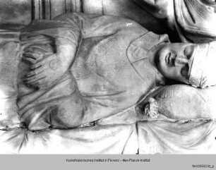 Grabmal des Guido Tarlati : Grabmal Guido Tarlati: Gisant und flankierende Figuren