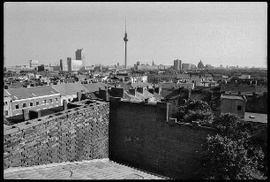 Blick über die Dächer des Prenzlauer Berg zum Fernsehturm
