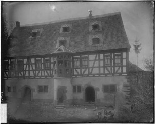 Neidenstein Fachwerkhaus mit vorgebauten Treppenturm (1538) der Burgruine