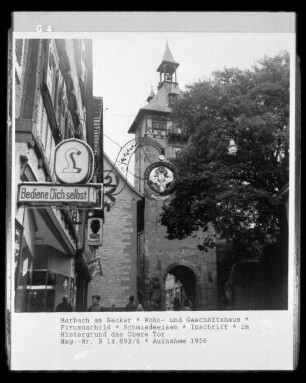 Firmenschild Ausleger