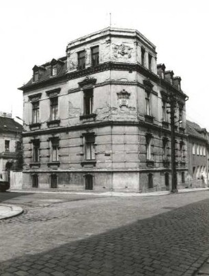 Meerane, Schulstraße 2. Wohnhaus (1898). Eckansicht mit Fassade Moritz-Ostwald-Straße