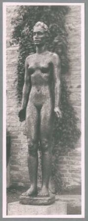 Frauenstatue II, 1929, Bronze