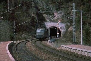 Badische Schwarzwaldbahn Niederwasser Lok 139_137 Lz Portal Spärletunnel