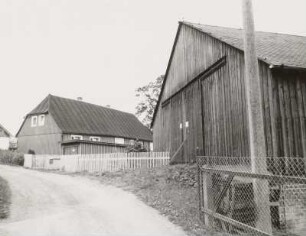 Markneukirchen, Dreiseithof : Markneukirchen-Wohlhausen (Vogtlandkreis), Dreiseithof, Ringweg 4, Wohnhaus, ehemals Wohnstallhaus und Scheune, Straßenansicht