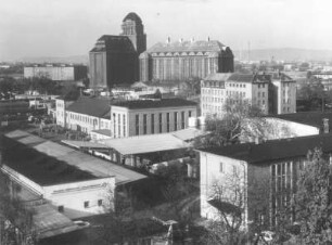 Dresden-Friedrichstadt, Friedrichstraße 48. Krankenhaus Dresden-Friedrichstadt Städtisches Klinikum. Blick vom Neuen Schwesternwohnheim über das Sauerstoffwerk zur ehem. Bienertschen Hafenmühle (1913; W. Lossow, M. H. Kühne)