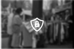 750. Gemeindejubiläum: Stadtfest: Poststraße: Bummelmeile: Bekleidungsstände vor Geschäften: Passanten beim Betrachten von Sonderangeboten