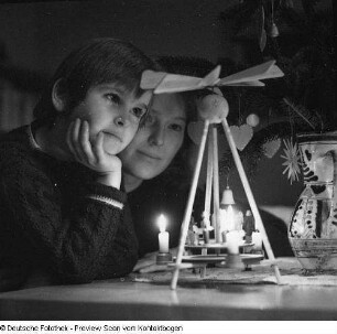 Weihnachten - Verschiedenes: Rathaus - Weihnachtsmesse, Striezelmarkt, Baumverkauf, Weihnachtsfeier, Altmarkt 21, Landhaus, Jugendklub WBA 361 Weihnachtsfeier