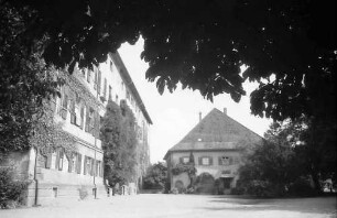 Beuggen: Schloss Außenansicht vom Park