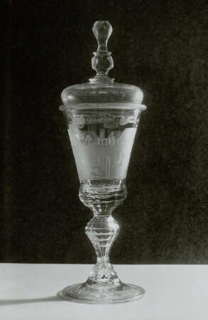 Lauensteiner Deckelpokal mit Bergwerk- und Hüttendarstellung