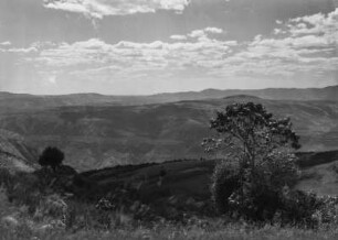 Chercher-Gebirge : Blick auf Basaltkämme des Chercher-Gebirges und das Galeti-Tal.