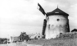 Vierkirchen-Arnsdorf. Holländerwindmühle