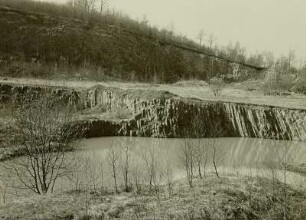 Oberlausitz. Strohmberg bei Weißenberg. Ostansicht des nördlichen Basaltbruches