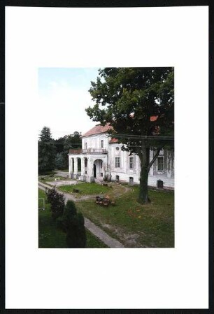 Schloss Schönrade: Seitenansicht mit Portikus, 2009