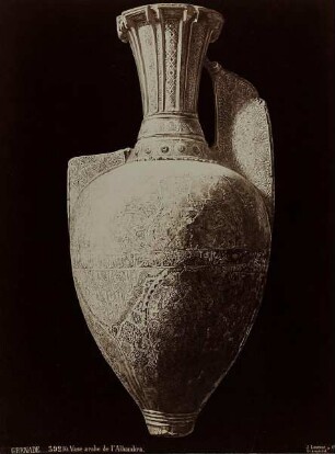 Grenade. 391. Vase arabe de l´Alhambra.