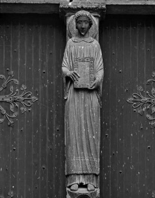 Mittleres Westportal: Portail Saint-Étienne — Trumeaufigur: Sankt Stephan