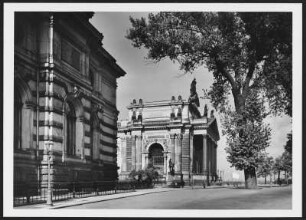 Kunstakademie, Lipsius-Bau : Dresden-Altstadt. Ausstellungsgebäude des Sächsischen Kunstvereins (1887-1894; K. Lipsius). Eingangsseite (von der Brühlschen Terrasse)