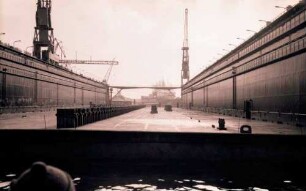 Hamburg: Größtes Schwimmdock, Howaldtswerft