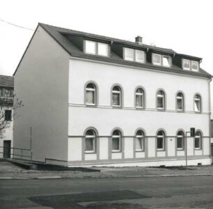 Penig, Bahnhofstraße 8. Ehemalige Mühle (1851/1900). Wohnhaus