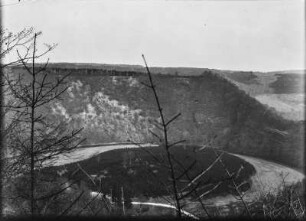 Flusstal : Blick auf ein Flusstal