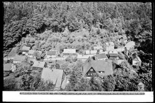 Schmilka (Bad Schandau-Schmilka). Stadtteilansicht im Wurzelgrund. Blick vom Schusterhorn (Grenzweg) nach Nordwest