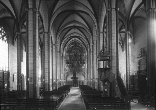 Erfurt, Severikirche, Inneres: Blick nach Westen mit Orgelempore