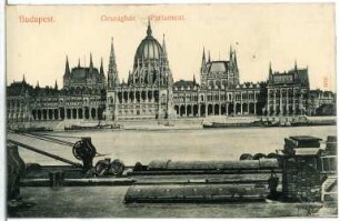 Budapest. Parlament (1896). Donaufront : Budapest. Parlament (1885-1904; Imre Steindl, Eröffnung 1896). Ansicht von Buda über die Donau