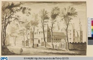 Schloß inmitten hoher schlanker Bäume