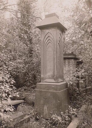 Dresden, Eliasfriedhof. Grabmal für Dr. Christian Ernst Ulrici (1750-1825)