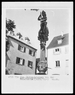 Ulm, Ritterbrunnen bei der Feuerwache