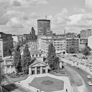 Blick vom Kaufhaus Hertie über den Wittenberg Platz zur Gedächtniskirche