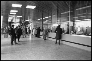 Puttgarden: Schalterhalle im Bahnhof