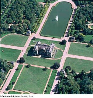 Dresden-Altstadt. Großer Garten (1684, J. F. Karcher). Mittlerer Teil mit Palais (1678-1680, J. G. Starcke) und Palaisteich