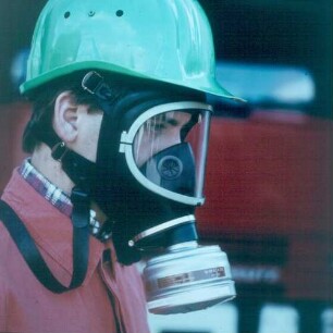 Lübeck. Drägerwerk AG & Co. KGaA. Kombination von Atemfilter und Panorama-Maske