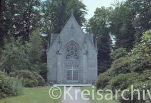 Gut Grabau: Ringstraße 3: Kapelle: Frontseite mit Portal