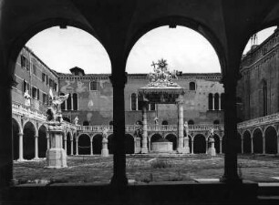 Venedig. Palazzo Pisani. Innenhof