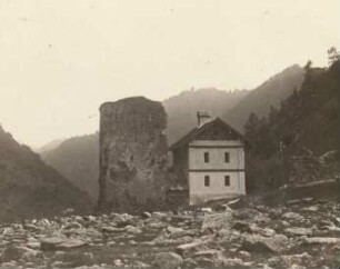 Roter-Turm-Pass : Rumänien. Ruine des Roten Turms auf dem Roter-Turm-Pass in den Südkarpaten