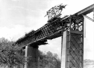 Schwäbisch Hall Tullauer Kocherviadukt Montage Überbau Kranwagen Pfeiler