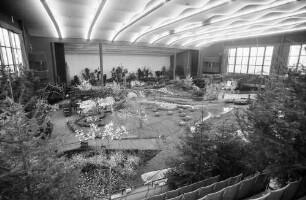 Freiburg: Stadthalle, Blumen- und Gartenausstellung, Gesamtanlage in der Stadthalle, von oben