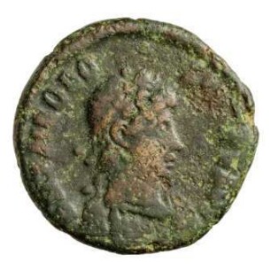 Münze, Aes 4, 25. August 383 bis 28. August 388 n. Chr.