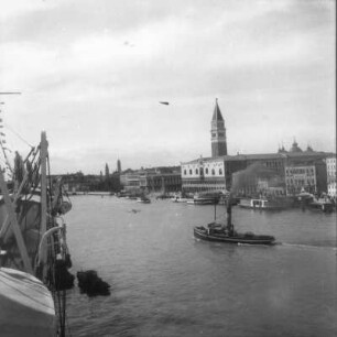 Reisefotos Italien. Venedig. Blick von Bord der Milawaukee auf Dogenpalast und Piazetta